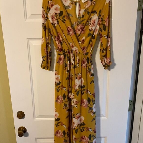 Ces Femme Gold floral romper with duster cover - Picture 1 of 11